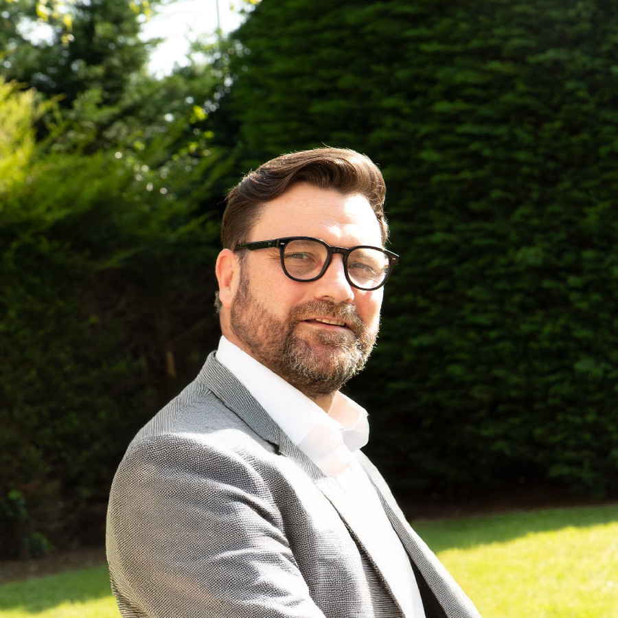 Paul Hutton